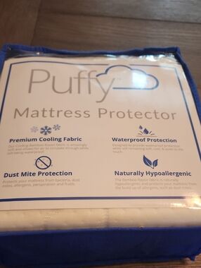 Puffy Full Size NEW Mattess Protector
